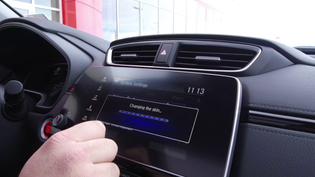Troubleshooting Honda CR-V Display Screen Glitches