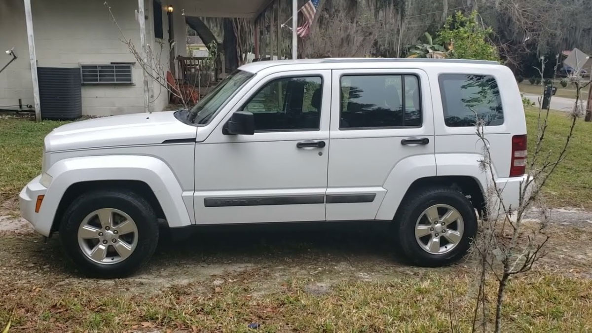 Resetting the Oil in Your 2012 Jeep Liberty