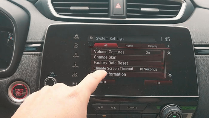 Troubleshooting the Honda CR-V Display Screen