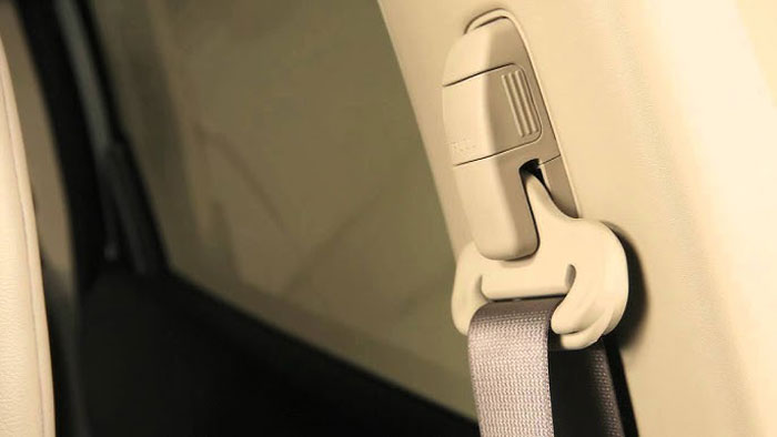 Common Reasons for Seat Belt Not Retracting