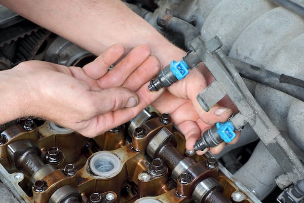 Top 6 Most Common Bad Fuel Injector Symptoms to Watch Out For