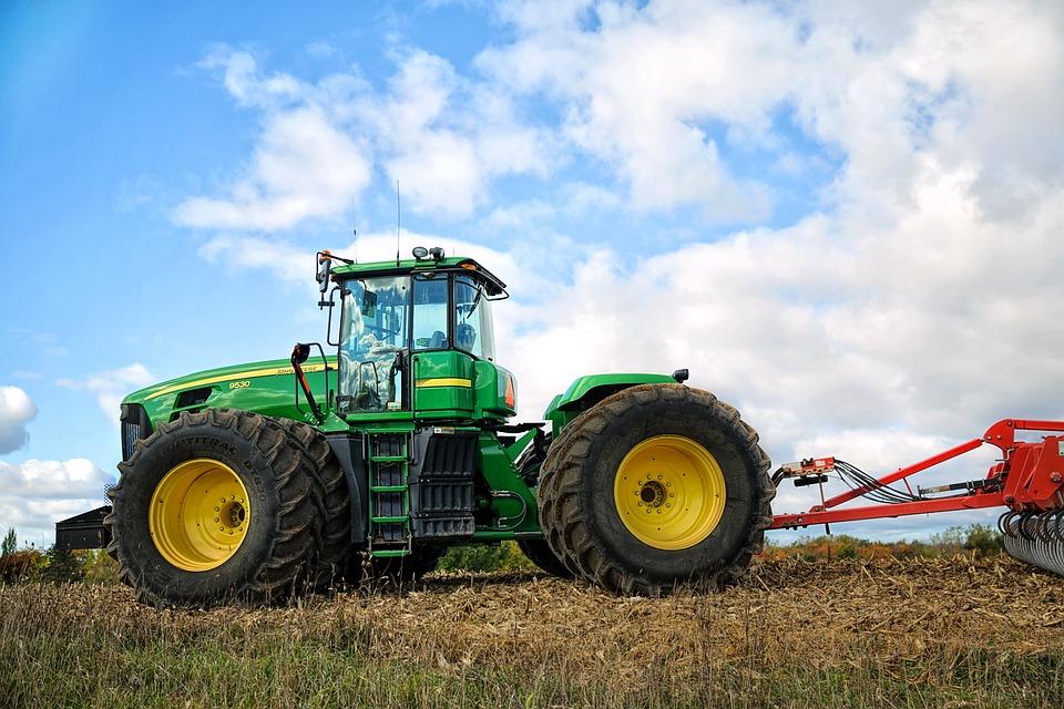 Why Tractors Have Bigger Rear Wheels & Smaller Front?